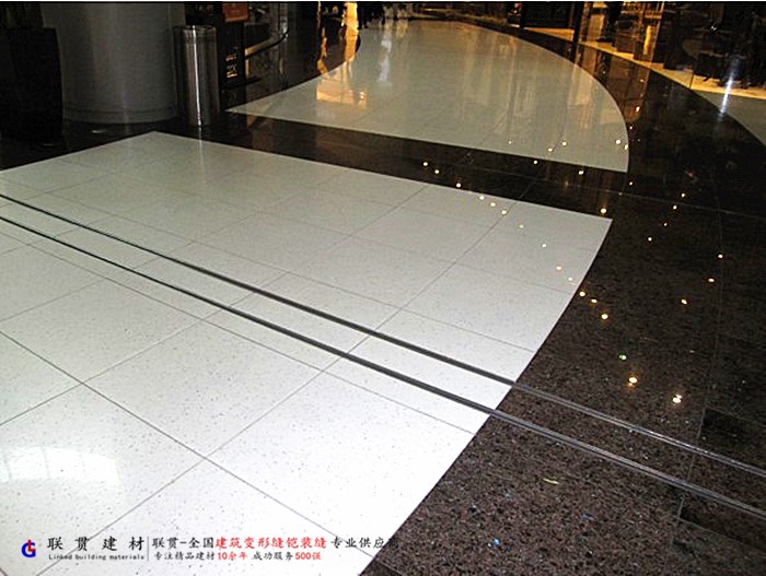 黔东南抗震型地面变形缝安装效果案例